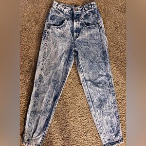 Chic brand Size 9 Tall woman’s Stone/acid wash Like New No flaws Beautiful jeans